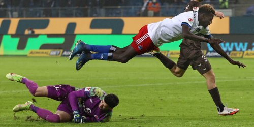 HSV wehrt St. Paulis Angriff ab