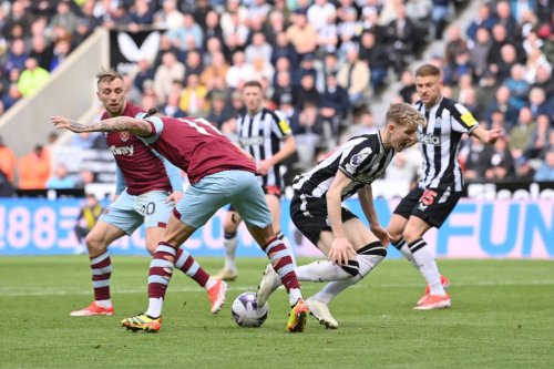 'Everyone knows': Chris Sutton says whether he thinks Newcastle deserved a penalty for Kalvin Phillips' tackle