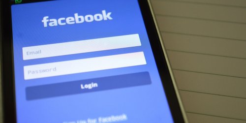 Facebook Login Buttons Aren't As Popular Anymore