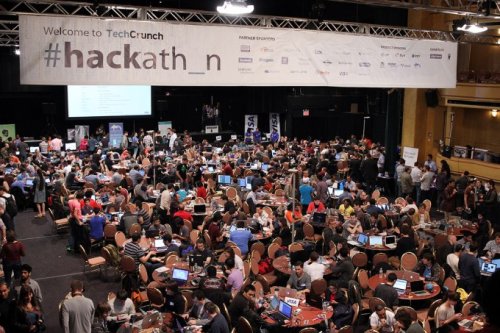 The TechCrunch Disrupt NY Hackathon Is On And Poppin’
