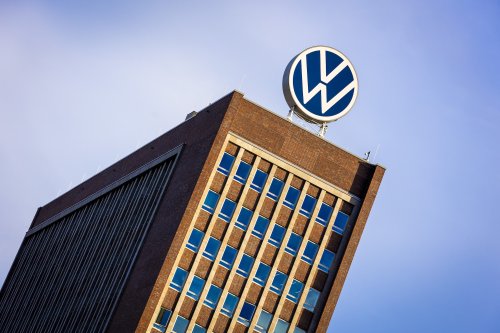VW bails on its plan for a $2.1B EV plant in Germany