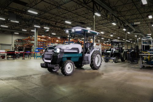 Monarch delivers its first robot tractor