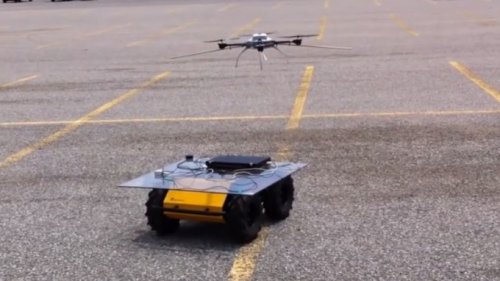 Watch A Robotic Copter Land On A Moving Platform