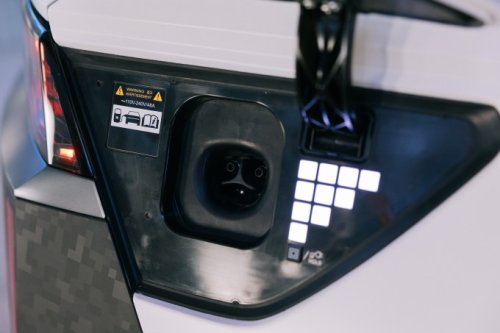 Hyundai’s new Tesla charging port comes up short - Get On Scoop