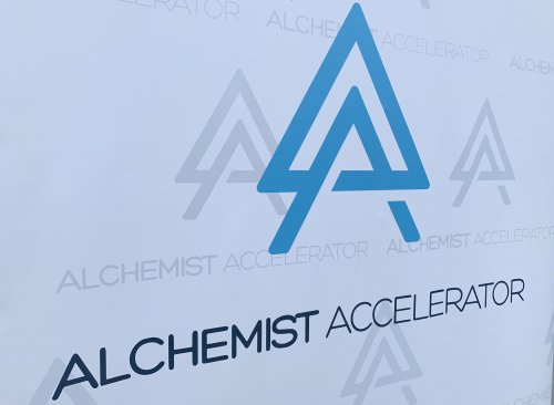 Alchemist Accelerator’s latest startups range from sneakernet for energy to solar panel cleaning bots