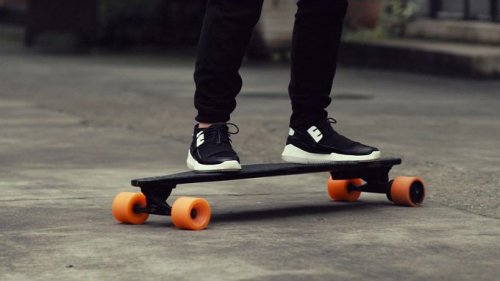Stary’s Electric Skateboard Is Super Light And Super Cool