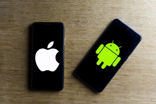 Comparing iPhone and Android: Which is Right for You in Pakistan