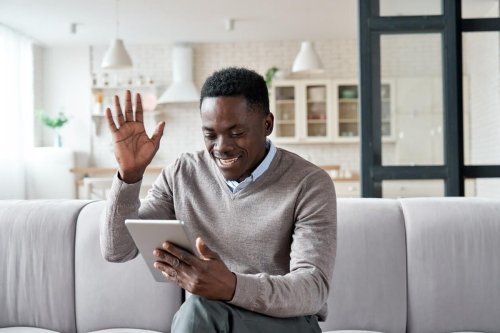 Doing a virtual job interview over Zoom or Teams? Here's what to wear | TechRepublic