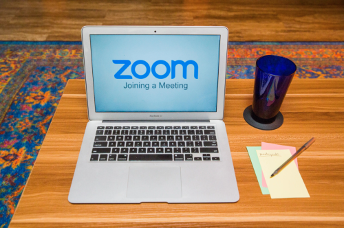 26 Zoom tips to improve your video conferences while telecommuting