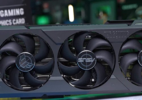テーブルの上に置かれた RTX 4090。