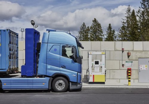 Upcoming hydrogen fuel cell semis from Volvo will have a 621-mile range