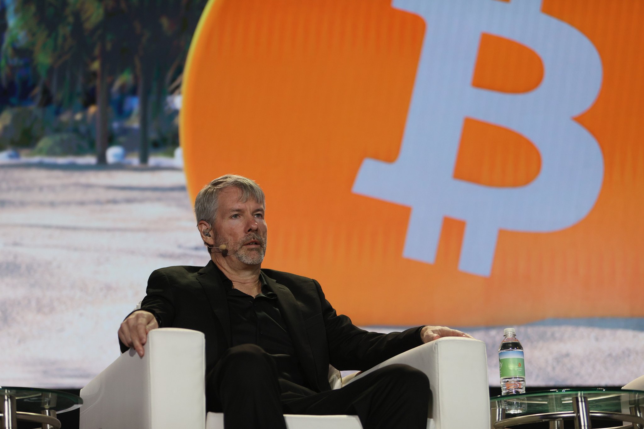 Strategy Buys 1,550 BTC Below Average Cost: Short Sellers Lose $504M on Bitcoin Rebound