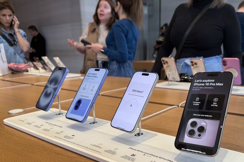 Trump: Apple Will Build Many Plants in the US via $500B Pledge—Is It the End for India, China?