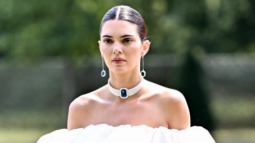 Kendall Jenner Was a Pantsless, Floating Pompom at the Jacquemus “Le ...