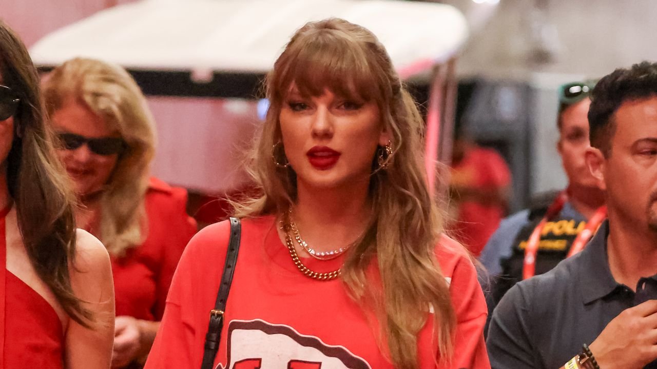 The Cutest College Game-Day Outfits Ideas to Show Off Your School Spirit
