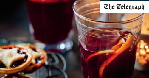 Mary Berry's Christmas mulled wine