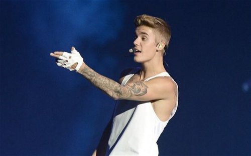 Justin Bieber 'told to clean up graffiti'