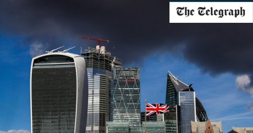 FTSE falls 2.5pc as sell-off accelerates