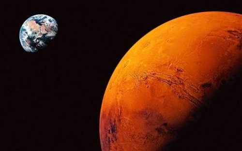 Is there life on Mars? Evidence of aliens may have been found on the Red Planet – in 2007