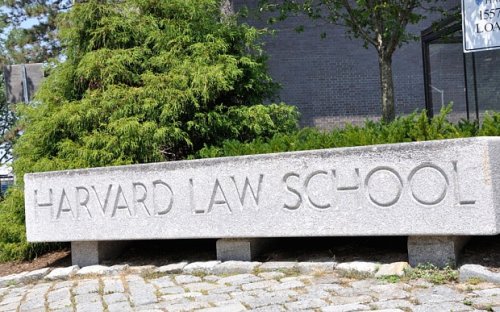 Harvard law students campaign for removal of slavery seal