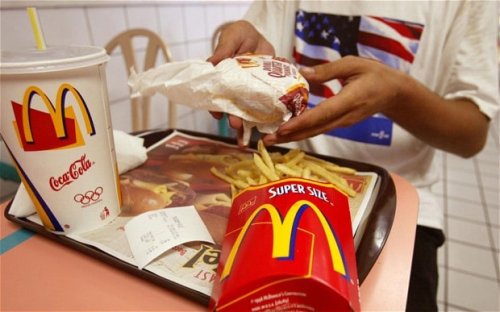 Employees send McDonald&rsquo;s to bottom of top 10 ranking of fast food chains