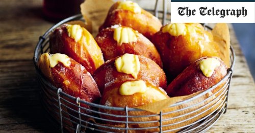 Apple and custard doughnuts recipe