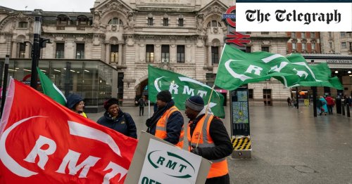RMT members at Network Rail vote to accept pay offer