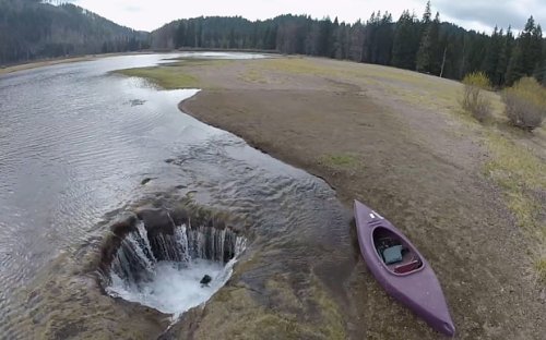 The water mystery: Lost Lake drains like a bathtub in Oregon