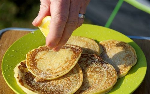 Camping recipes: breakfast pancakes