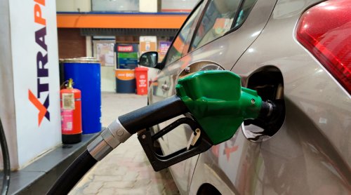 Amid rise in air pollution, govt says phasing out petrol, diesel vehicles from Mumbai will effect economy