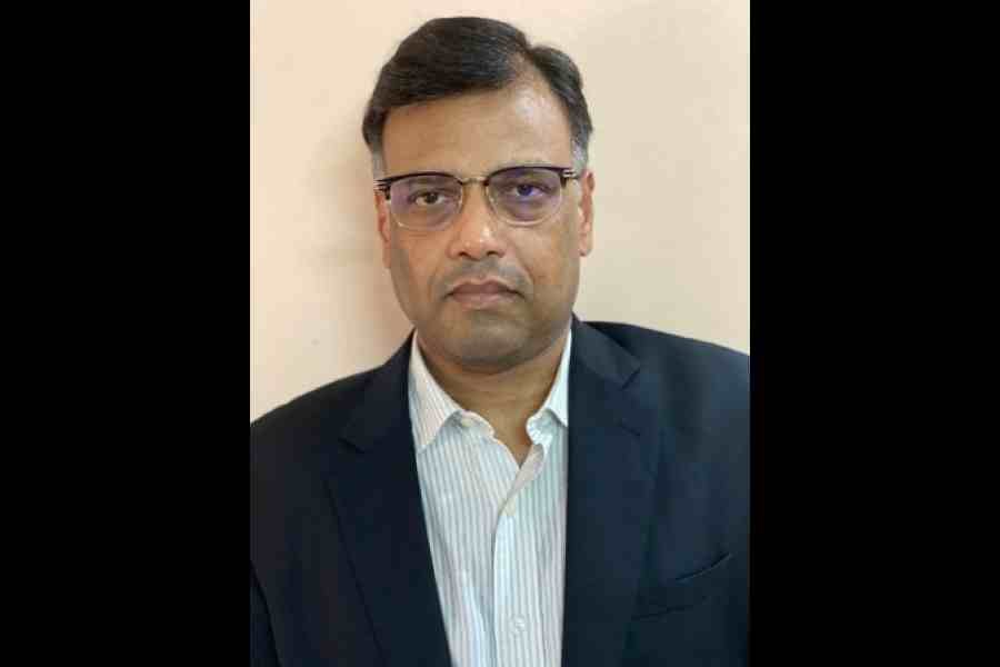 RBI deputy governor blames forex arbitrage trades for rupee fall amid West Asia crisis