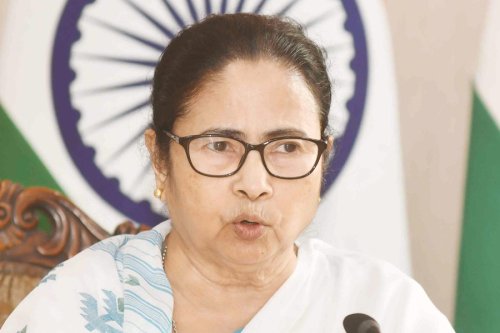 Mamata Banerjee accuses Election Commission of bias, vows hunger strike if riots erupt