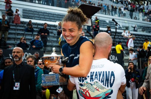 Smiling speedster Jasmine Paolini has scaled a new summit as the toast of Rome