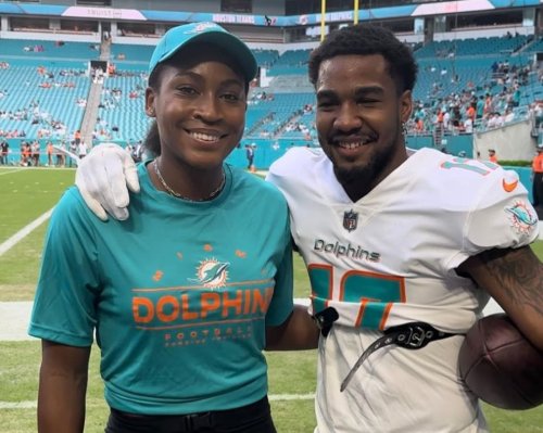 Coco Gauff meets NFL star Jaylen Waddle cheering for the Dolphin