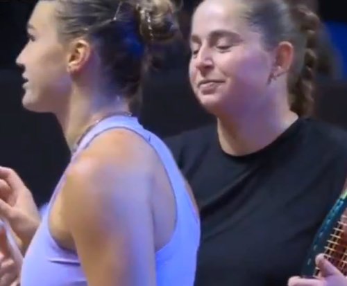 Fans not impressed by Sabalenka after awkward handshake with Ostapenko in Stuttgart