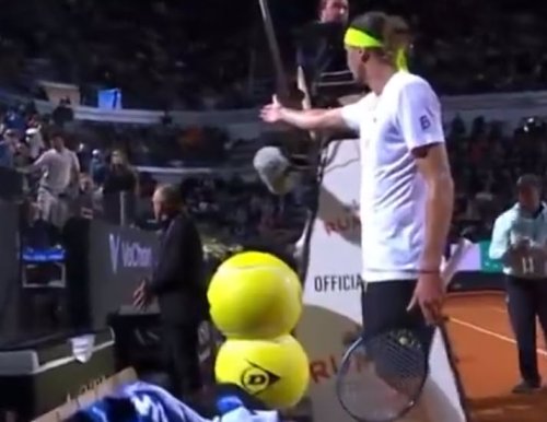 F BOMBS. Zverev’s frustration boils over in Rome over ball quality in his match vs. Musetti