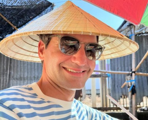 Roger Federer shares his lovely images from Thailand tour