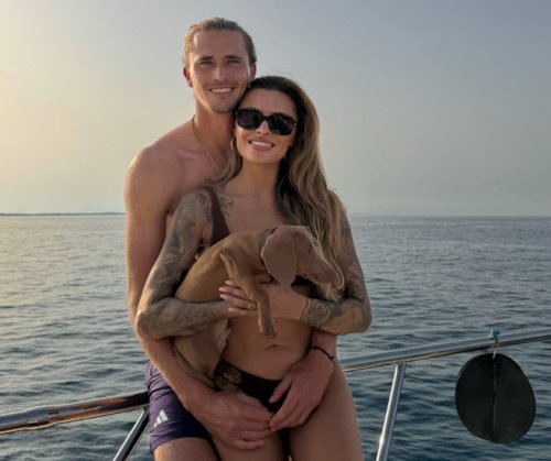 NICE PIC. Zverev and his girlfriend Sophia Thomalla with their dog in Ibiza after Wimbledon final