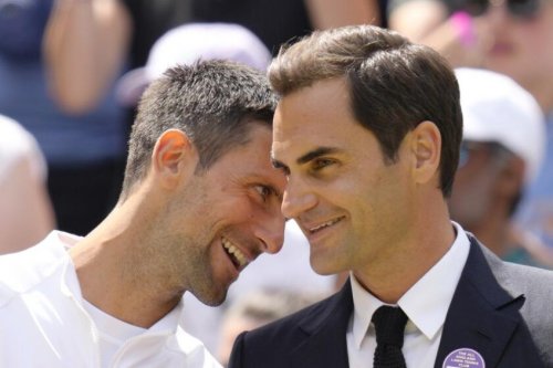 Novak Djokovic verrät,was er Roger Federer während der Wimbledon-Zeremonie gesagt hat