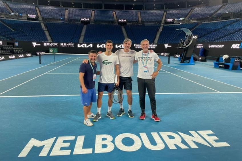 Novak Djokovic trains on Rod Laver Arena and hopes to play the Australian Open