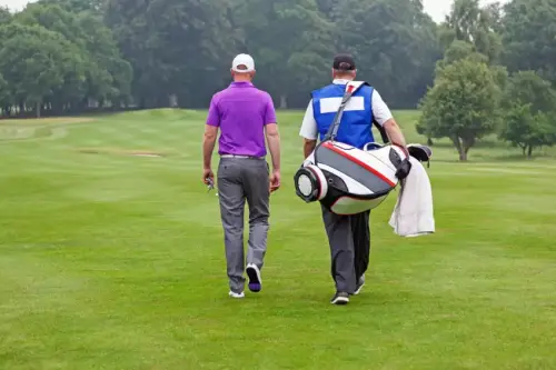 Pga and Liv, differences also for the caddies