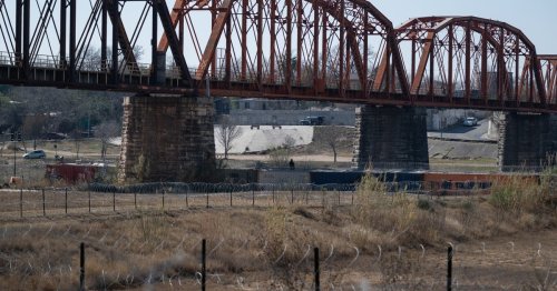 Trump administration drops challenge to Texas law targeting people who illegally cross the border
