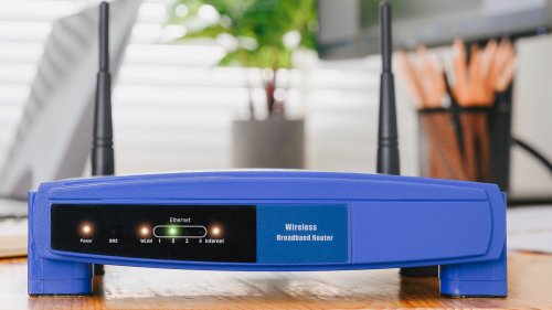 I’m a W-Fi expert – four ways to increase your router speed and the first one involves hidden app behavior