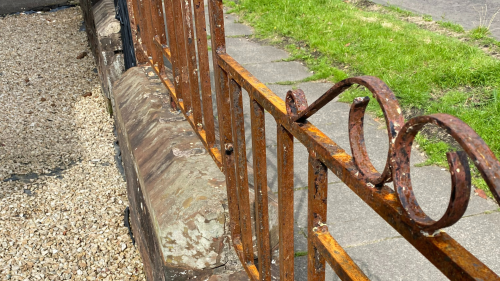 THE HOLY RAIL ‘They look like new’ gush DIY fans as man transforms his rusty garden railings and gate on a budget
