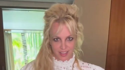 WHOOPS! Britney Spears nearly suffers wardrobe malfunction as she pulls down booty shorts after complaining about ‘pale legs’