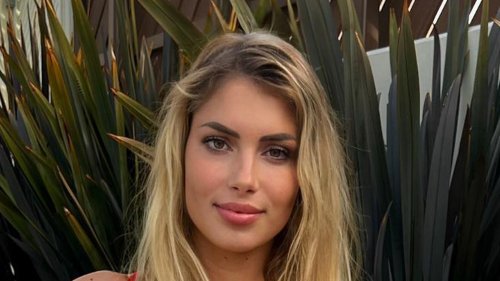 Andreea Dragoi leaves fans ‘very obsessed’ with stunning ‘sandy cheeks ...