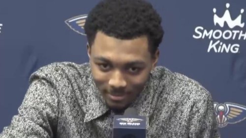 'NEXT QUESTION' ‘Mama isn’t playing,’ laugh NBA fans as Trey Murphy has post-game press conference crashed by his mom