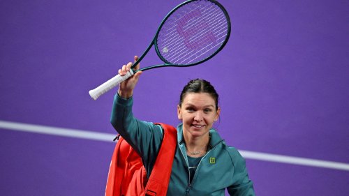 'I DON'T WANT TO CRY' Emotional Wimbledon champion retires on court after being thrashed in final match months after returning from drug ban
