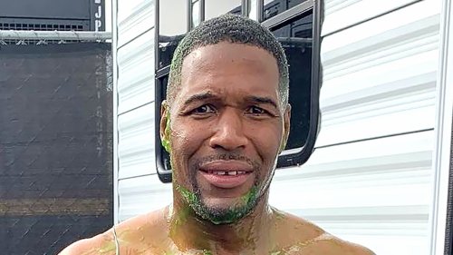 Gma Fans Lust After Michael Strahan As Host Goes Shirtless And Shows Off His Ripped Abs In Jaw 