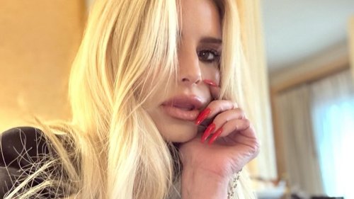 'MAKES ME SAD' Jessica Simpson leaves fans asking ‘why would she do this?’ as star sparks concern with huge lips in ‘sad’ photo